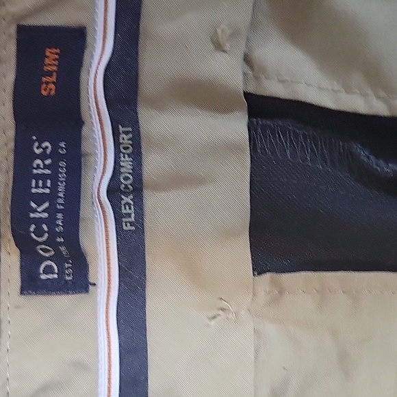NEW Dockers Signature Khaki Slim Fit Pants Comfort Waistband 30x32 Charcoal BD1 - Picture 3 of 7